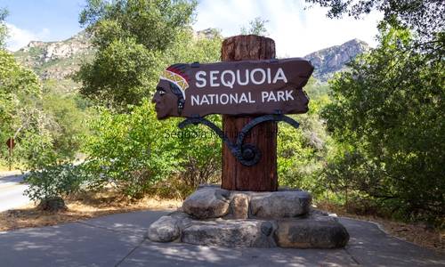 The sign for Sequoia National Park