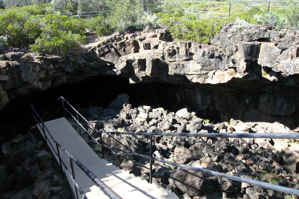 Subway cave lava tube