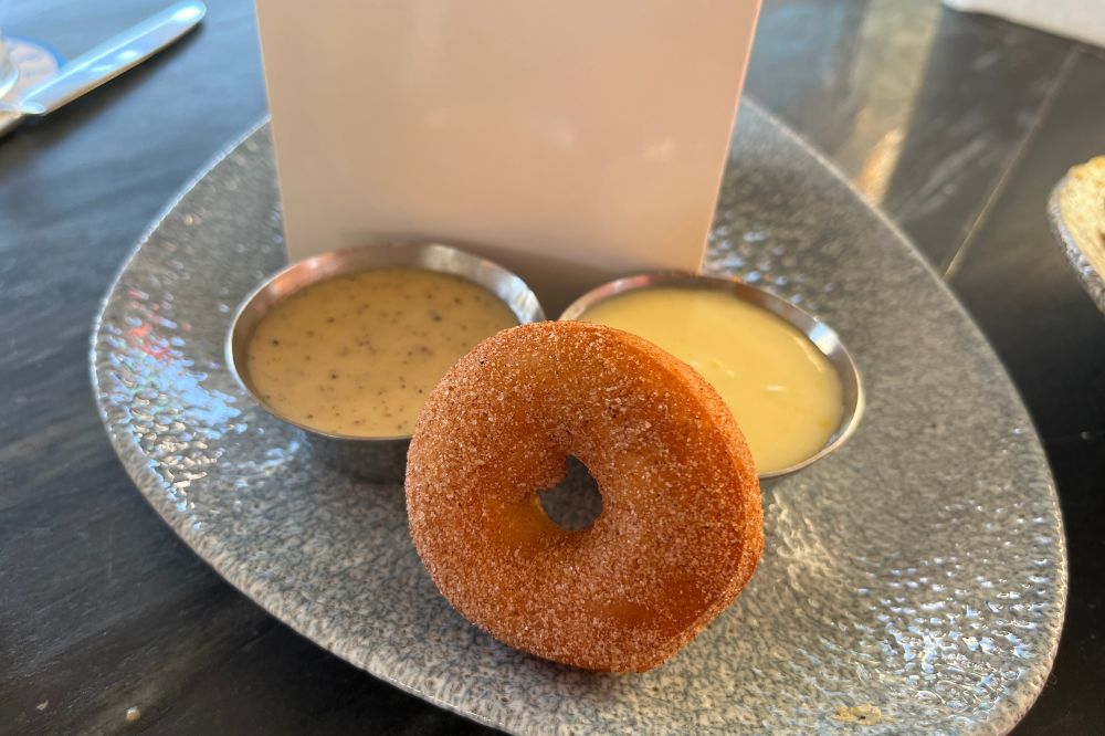 donuts with dipping sauce