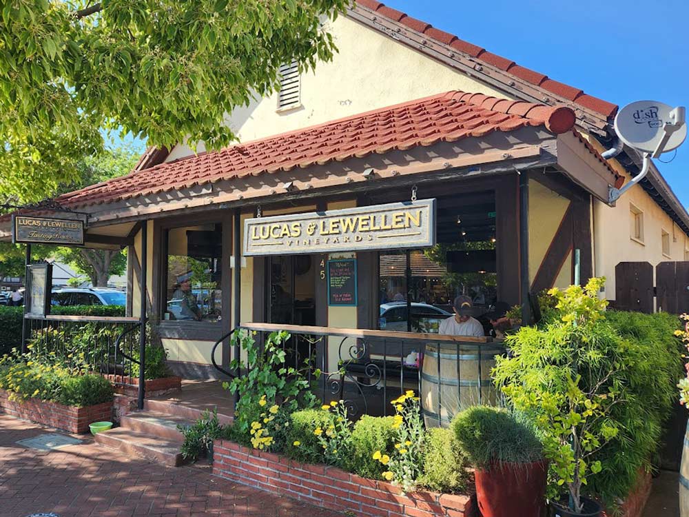 Lucas & Lewellen Vineyards